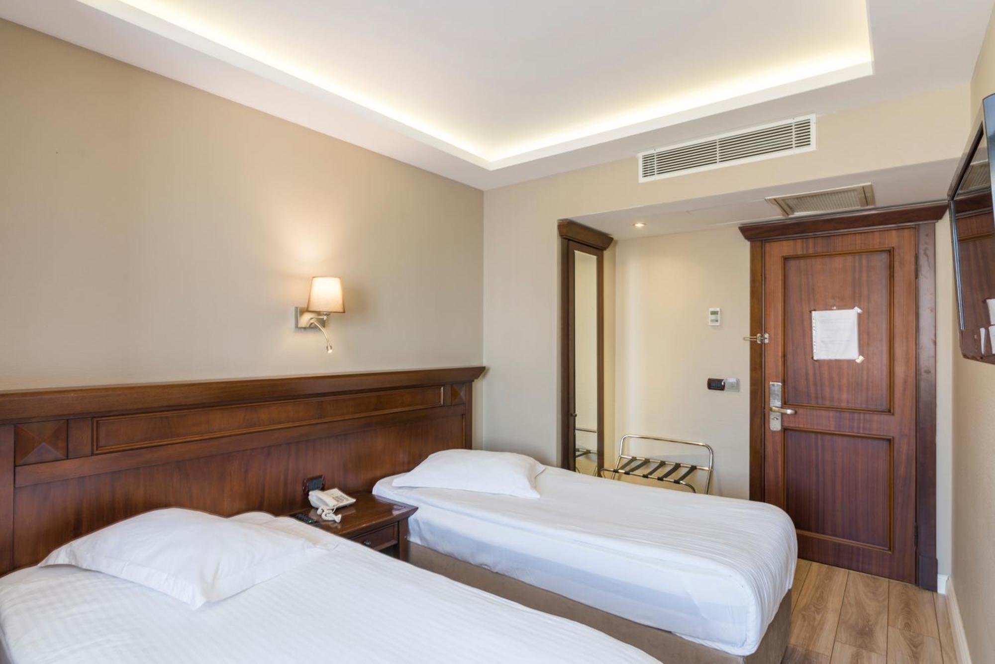 Semsan Hotel Istanbul Exterior photo