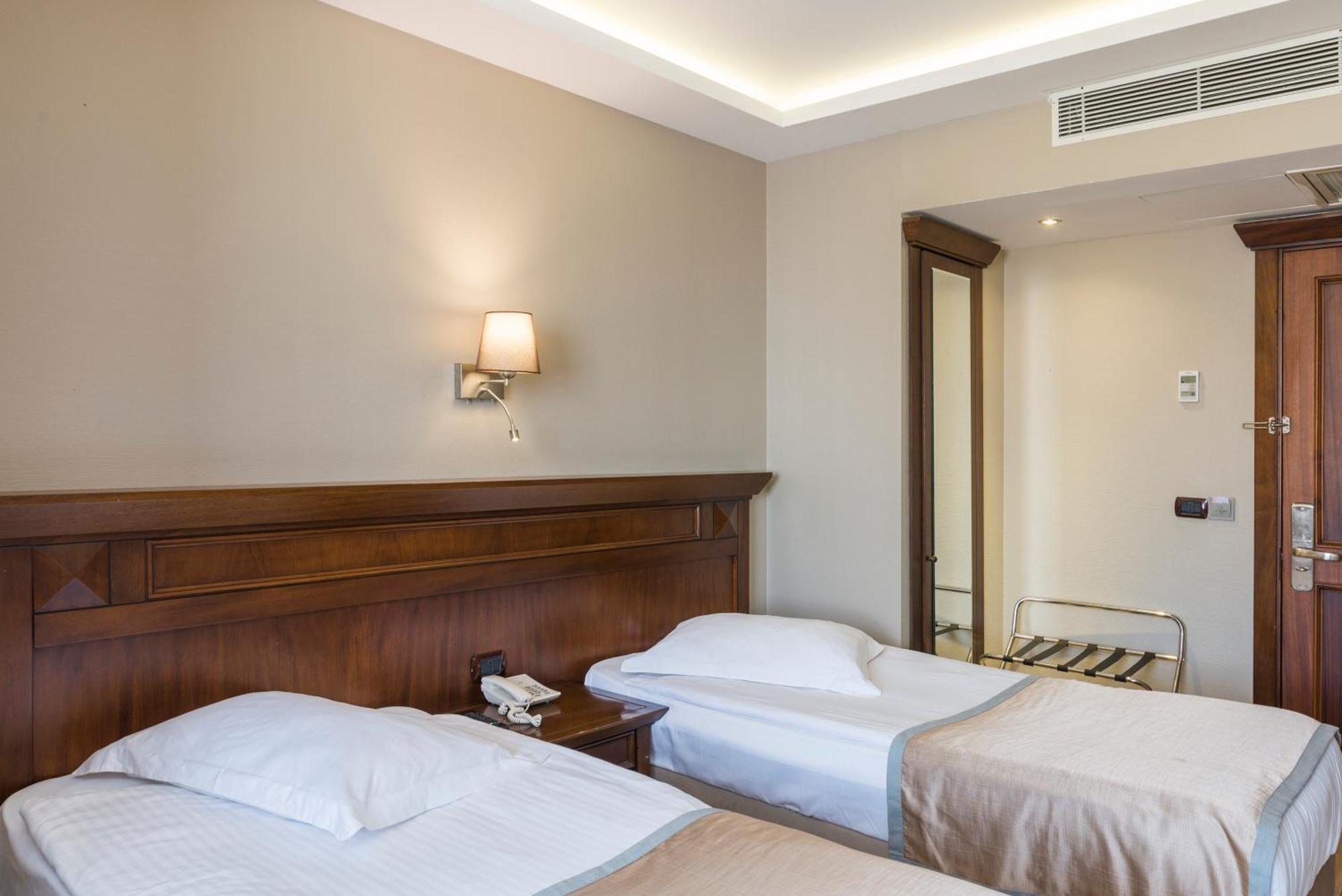 Semsan Hotel Istanbul Exterior photo